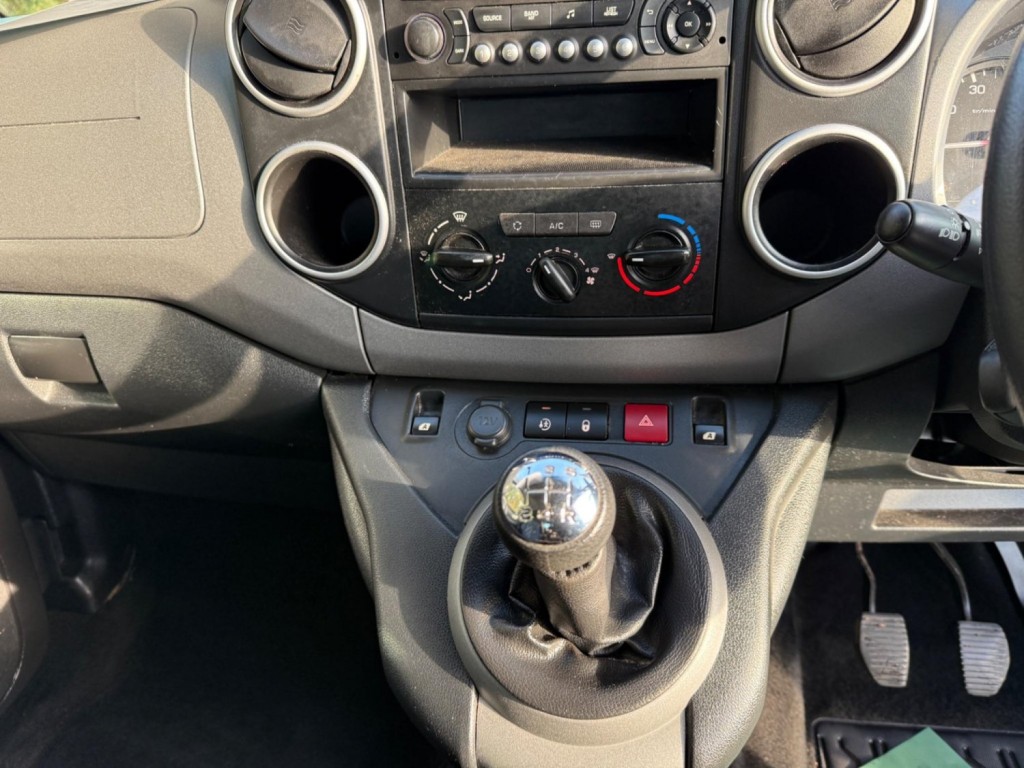 PEUGEOT PARTNER
