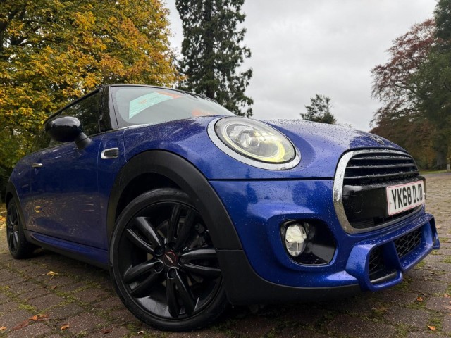 MINI HATCH