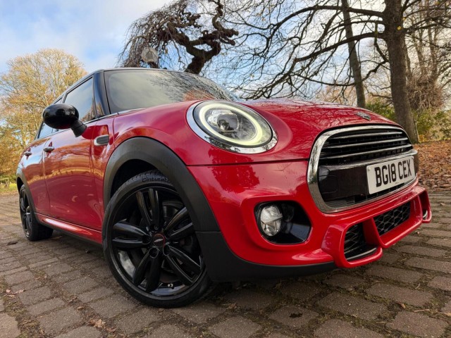 MINI HATCH