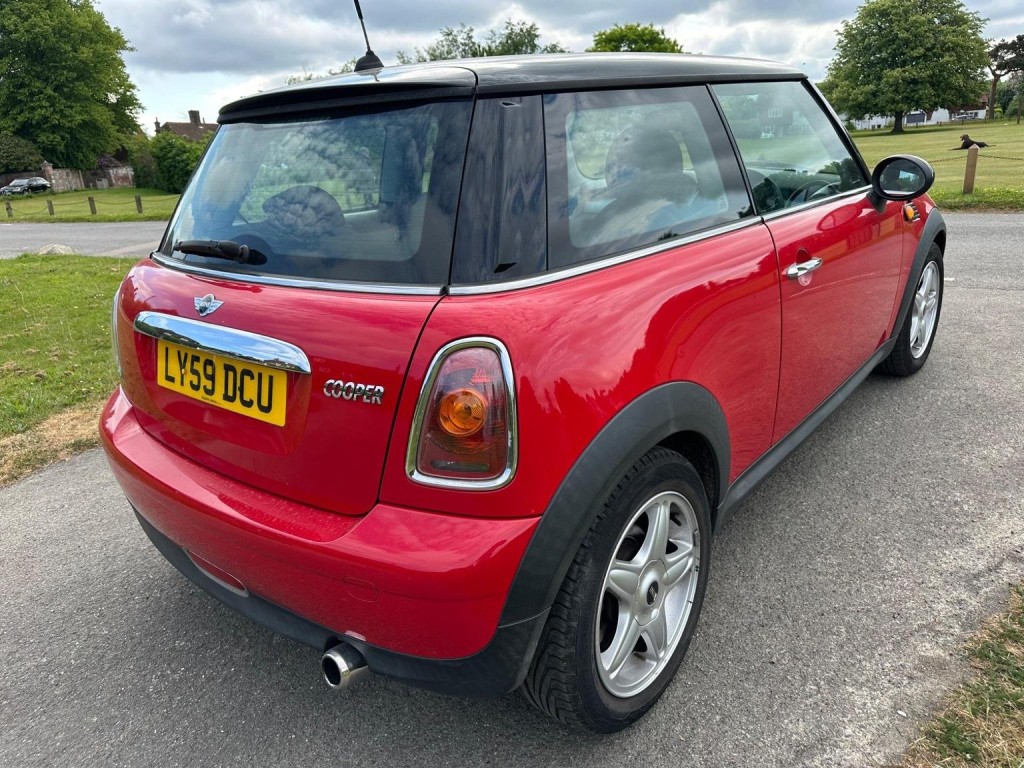 MINI HATCH
