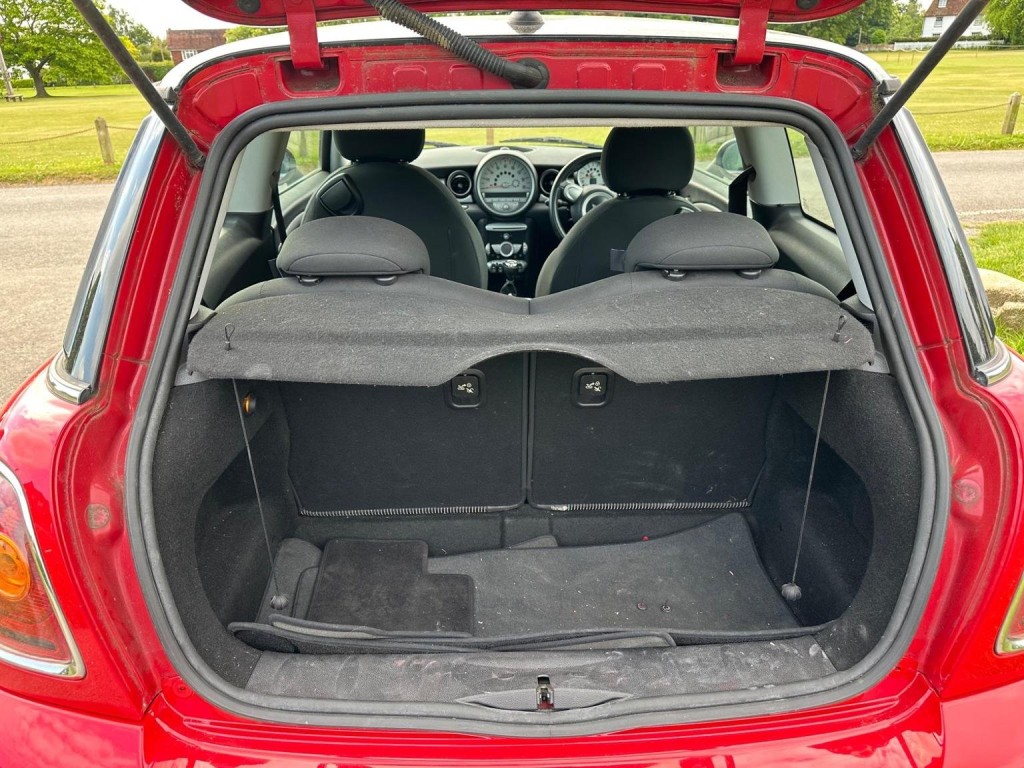 MINI HATCH