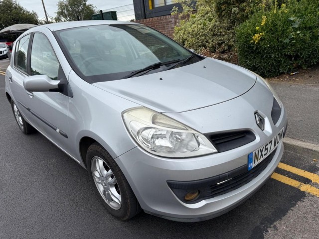 RENAULT CLIO 1.4 16v Privilege 5dr (2007/57)