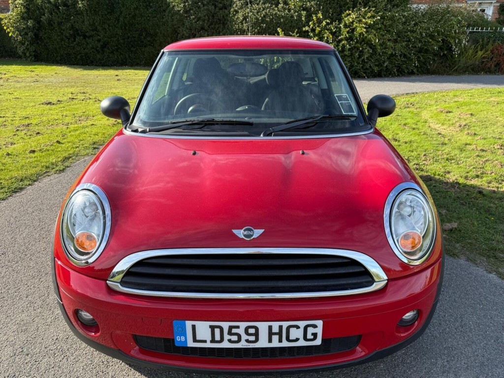 MINI HATCH