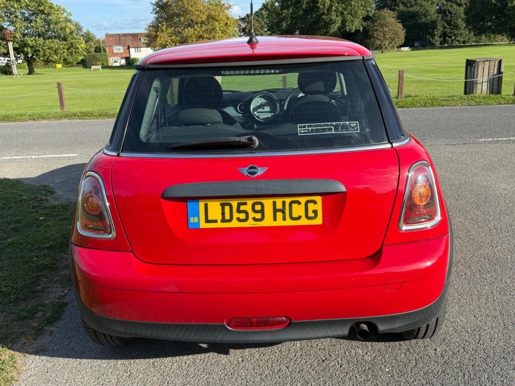 MINI HATCH