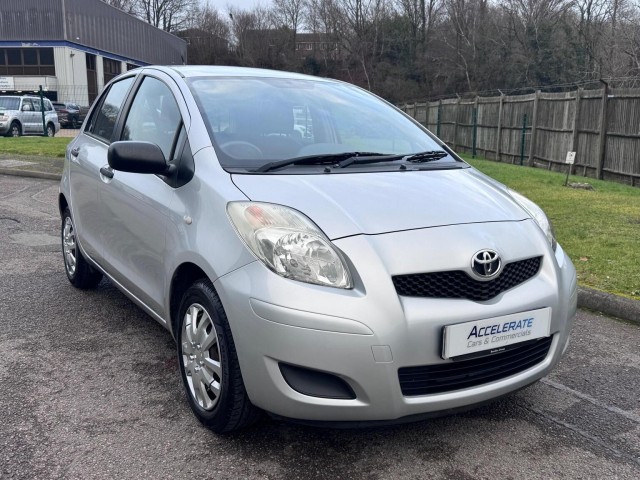 TOYOTA YARIS 1.0 VVT-i T2 Euro 4 5dr (2009/09)