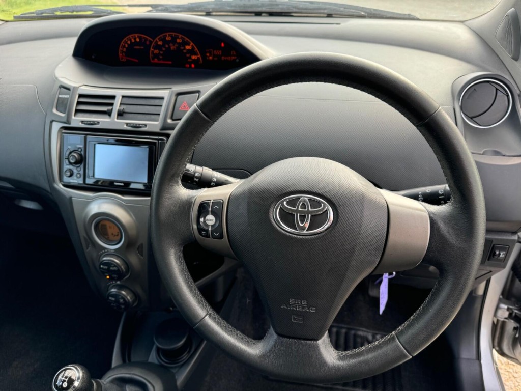 TOYOTA YARIS
