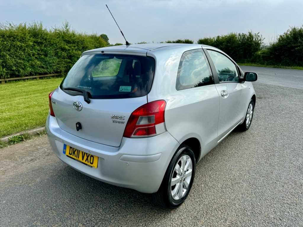 TOYOTA YARIS
