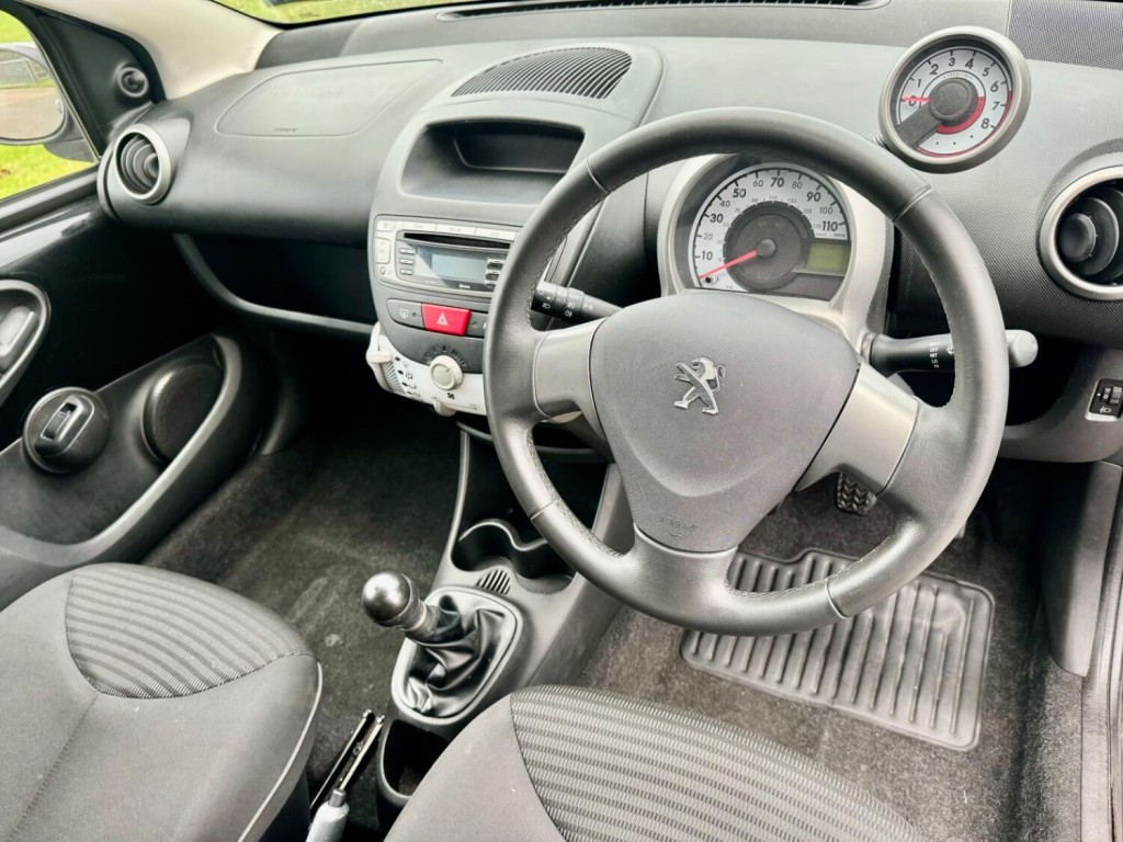 PEUGEOT 107