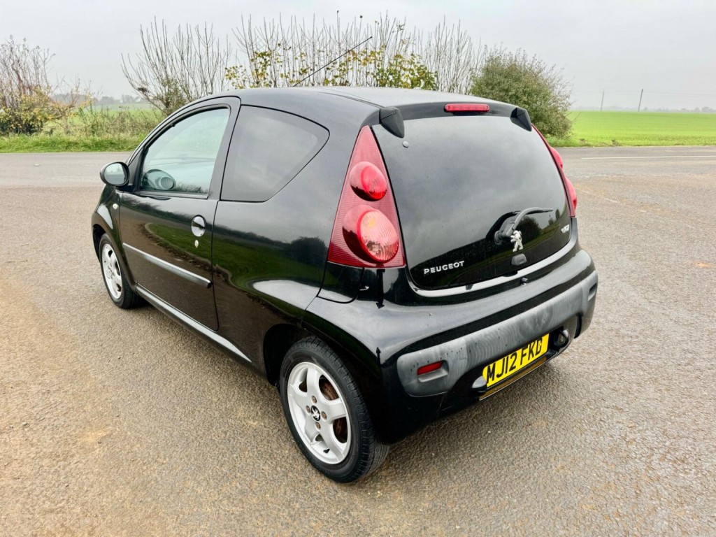 PEUGEOT 107