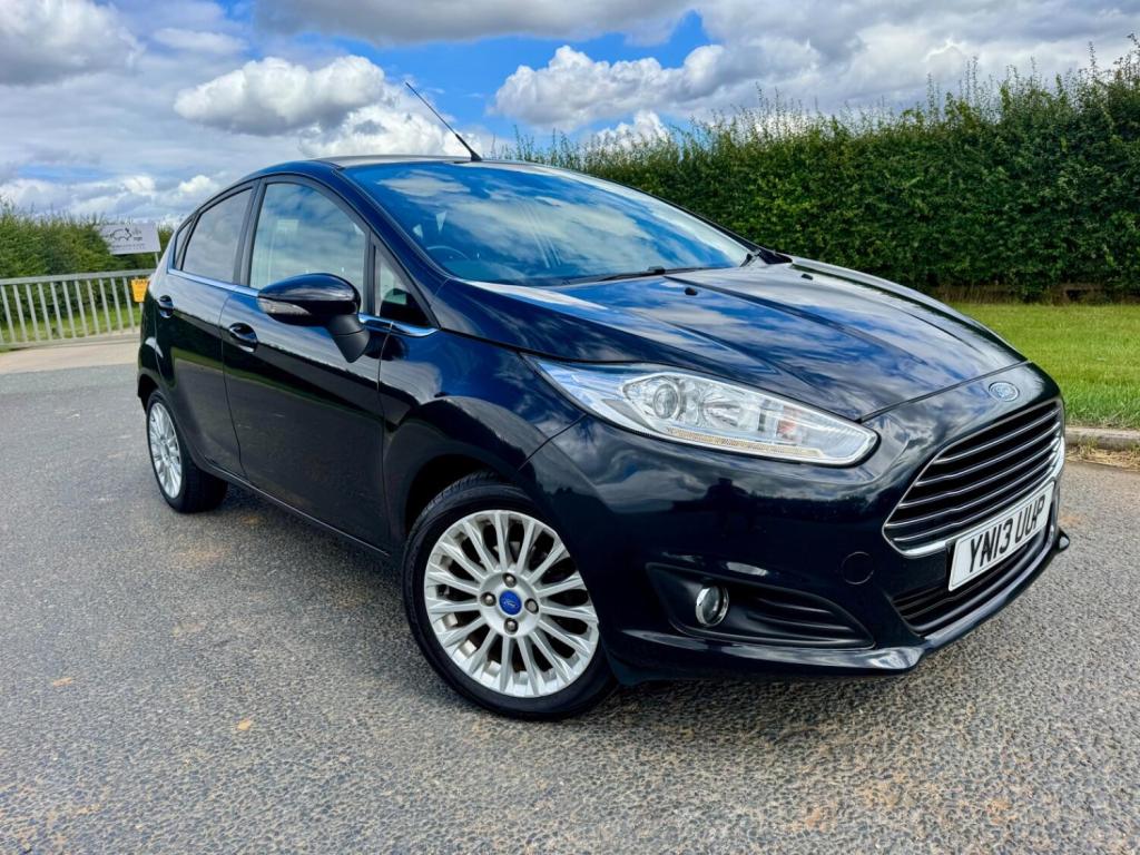 View FORD FIESTA 1.5 TDCi Titanium