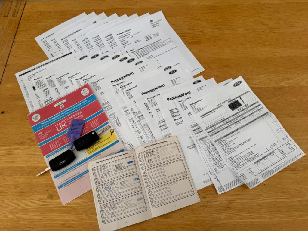 View FORD FIESTA 1.5 TDCi Titanium