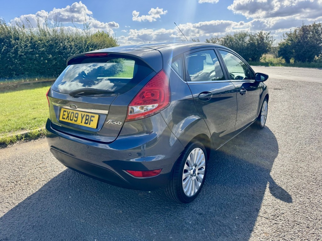 View FORD FIESTA 1.4 Titanium