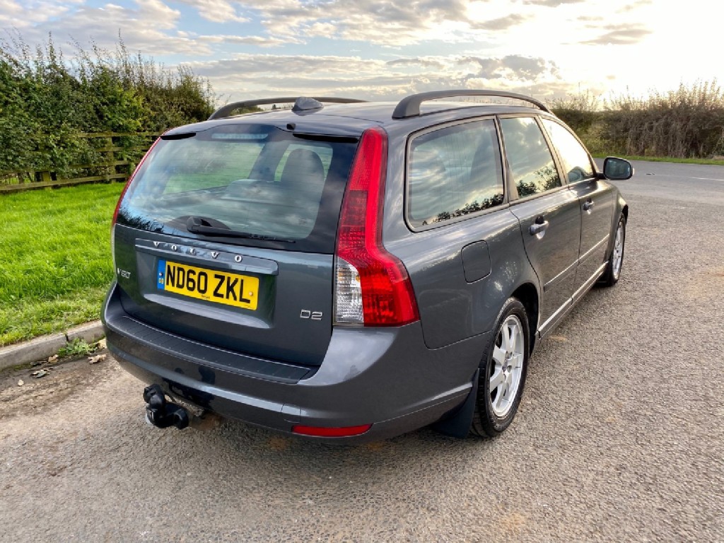 View VOLVO V50 D2 115  ES,