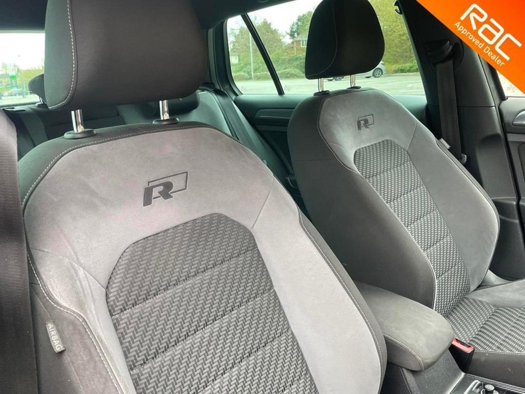 View VOLKSWAGEN GOLF 2.0 TDI R-Line DSG Euro 6 (s/s) 5dr