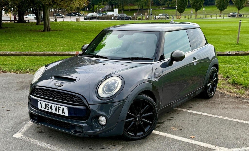 View MINI HATCH 2.0 Cooper S Euro 6 (s/s) 3dr