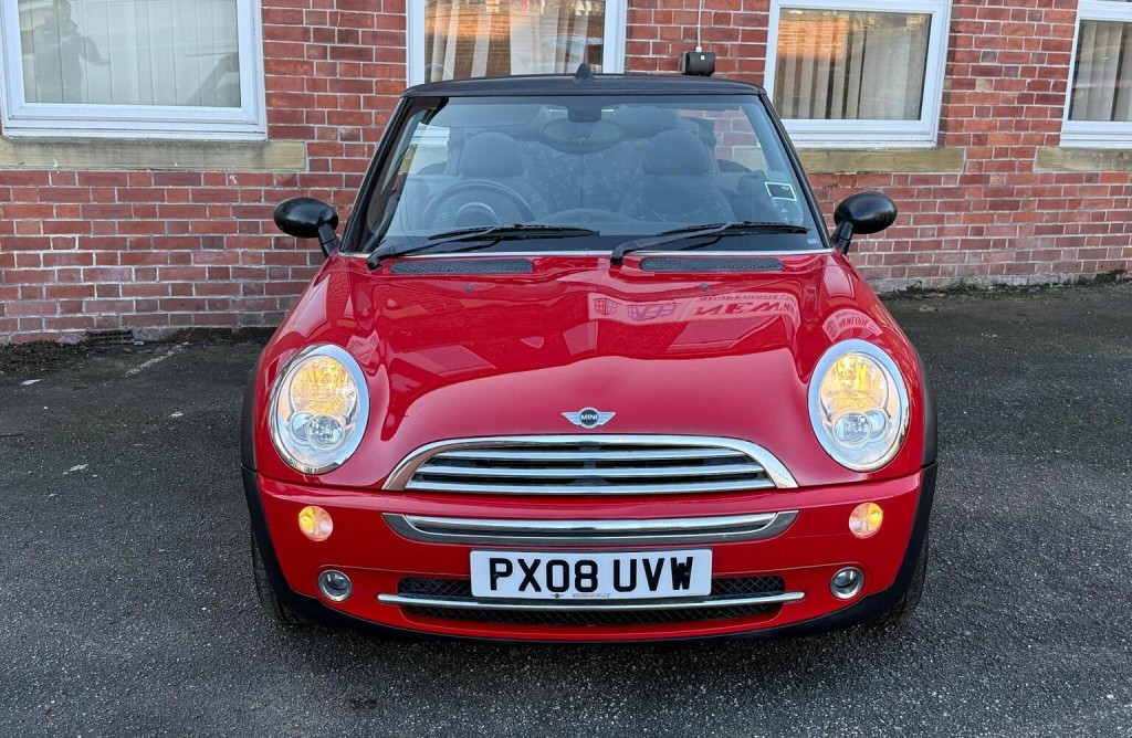 View MINI CONVERTIBLE 1.6 One Euro 4 2dr