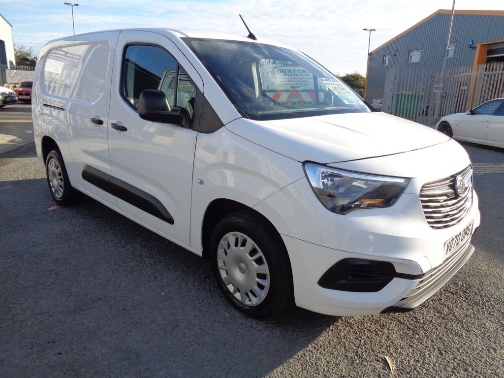 VAUXHALL COMBO 1.5 Turbo D 2300 Sportive 2020