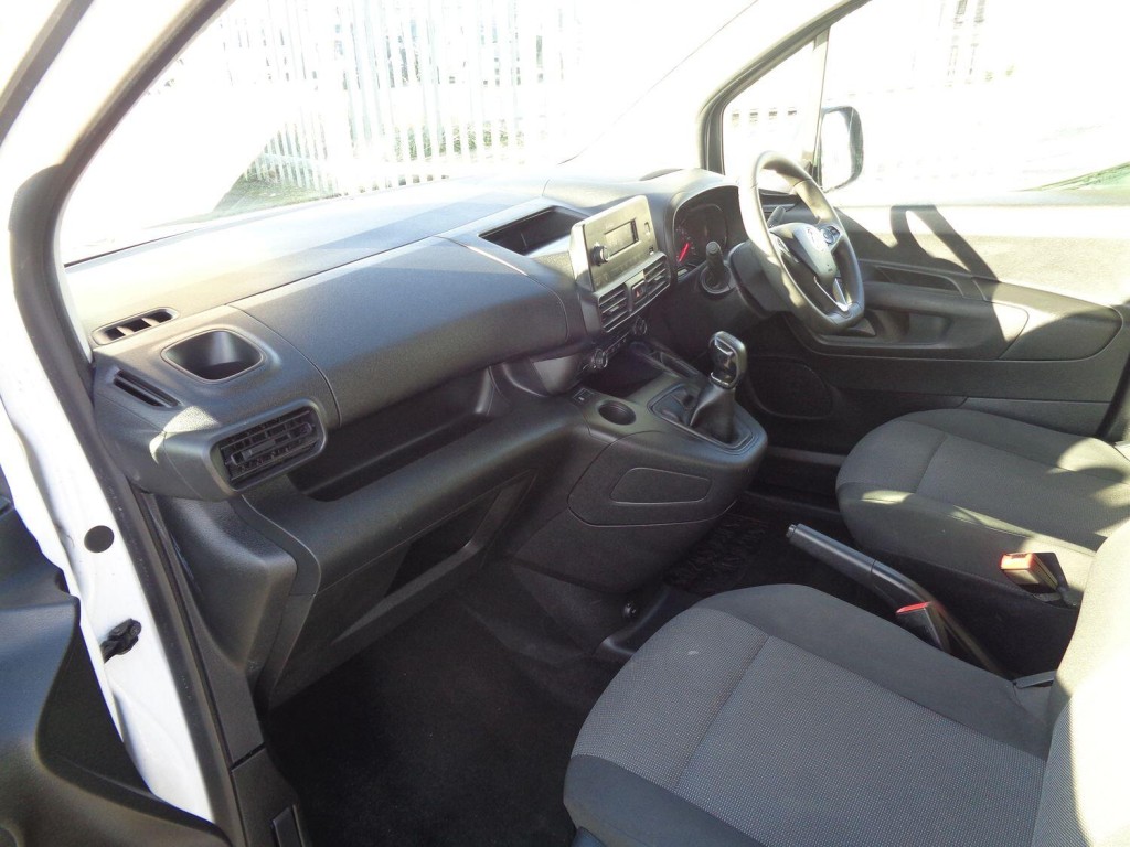 VAUXHALL COMBO 1.5 Turbo D 2300 Sportive 2020