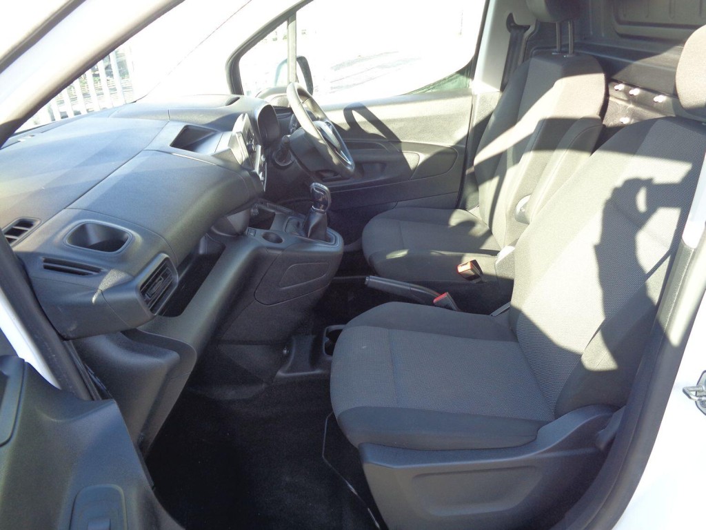 VAUXHALL COMBO 1.5 Turbo D 2300 Sportive 2020
