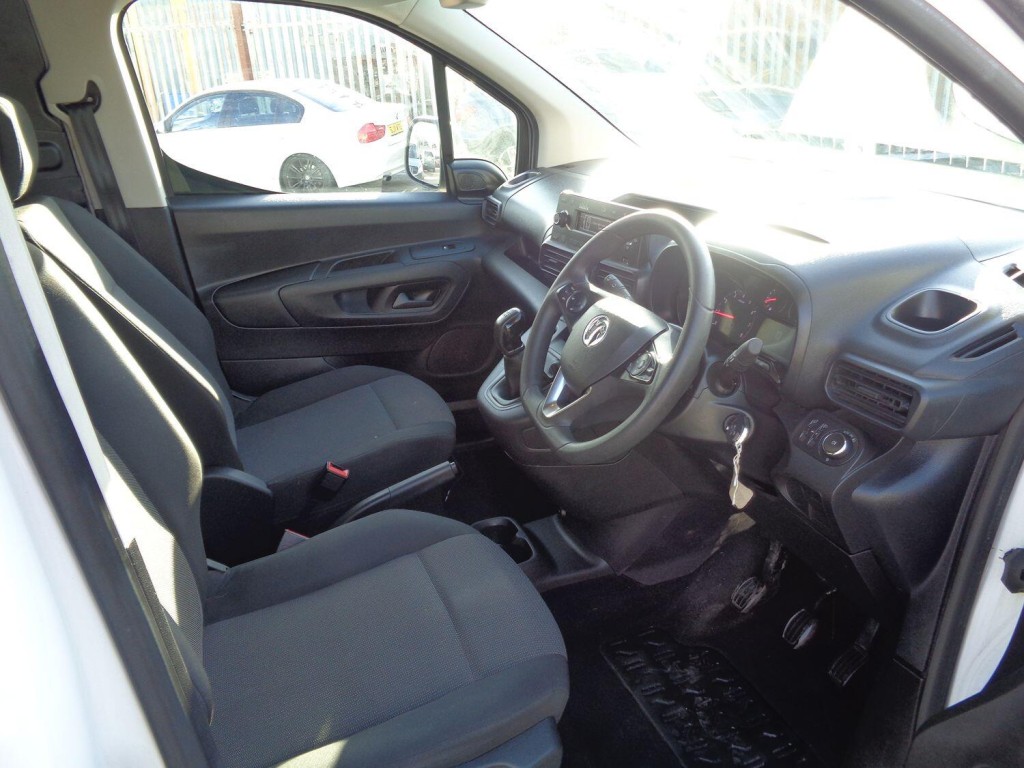 VAUXHALL COMBO 1.5 Turbo D 2300 Sportive 2020