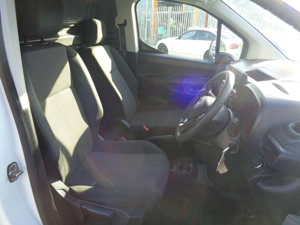 VAUXHALL COMBO 1.5 Turbo D 2300 Sportive 2020