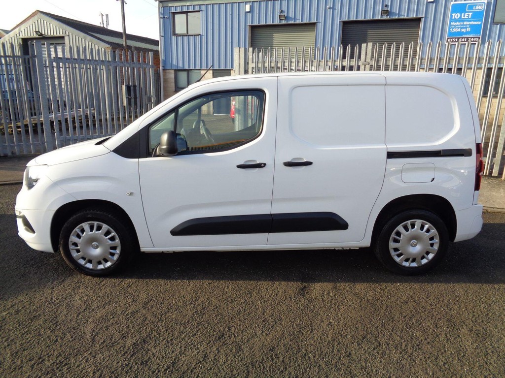 VAUXHALL COMBO 1.6 Turbo D 2300 Sportive 2020