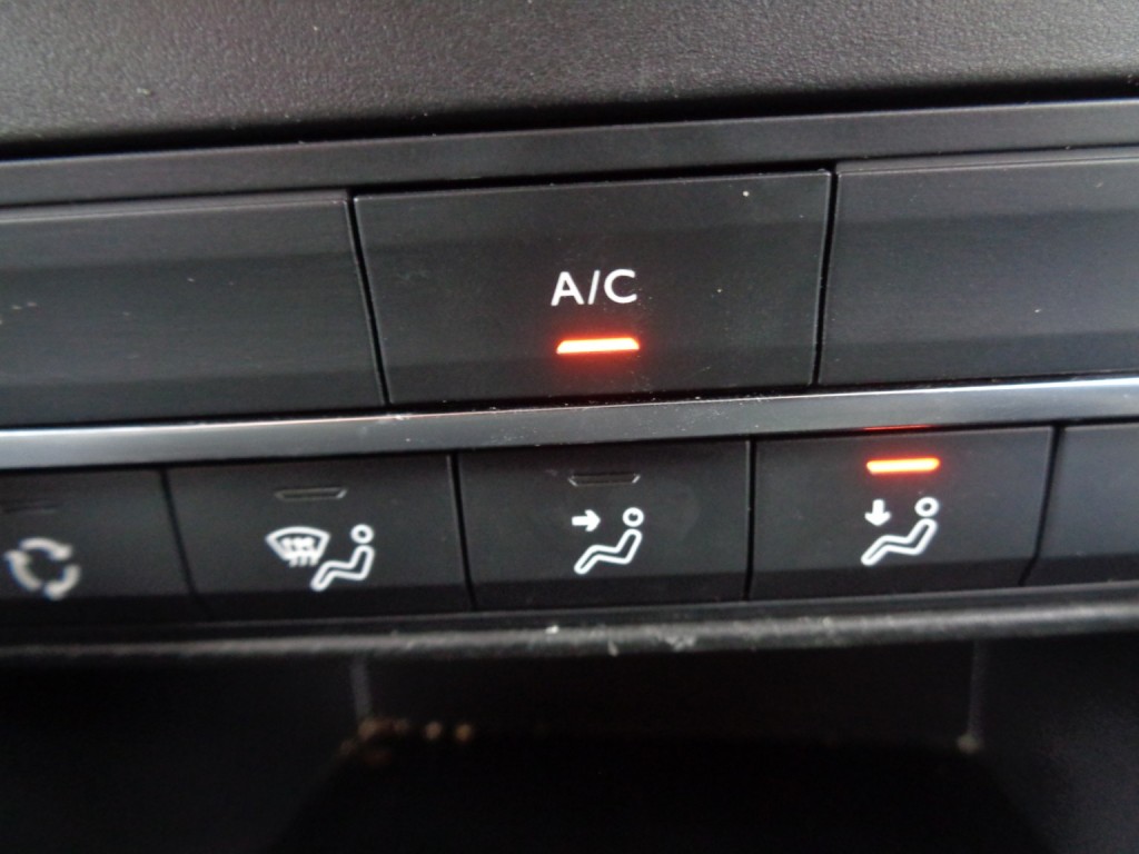 VAUXHALL COMBO 1.5 Turbo D 2300 Sportive 2020