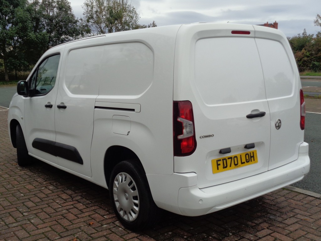 VAUXHALL COMBO 1.5 Turbo D 2300 Sportive 2020
