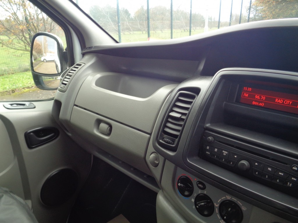 VAUXHALL VIVARO 2.0 2900 CDTi ecoFLEX 2012