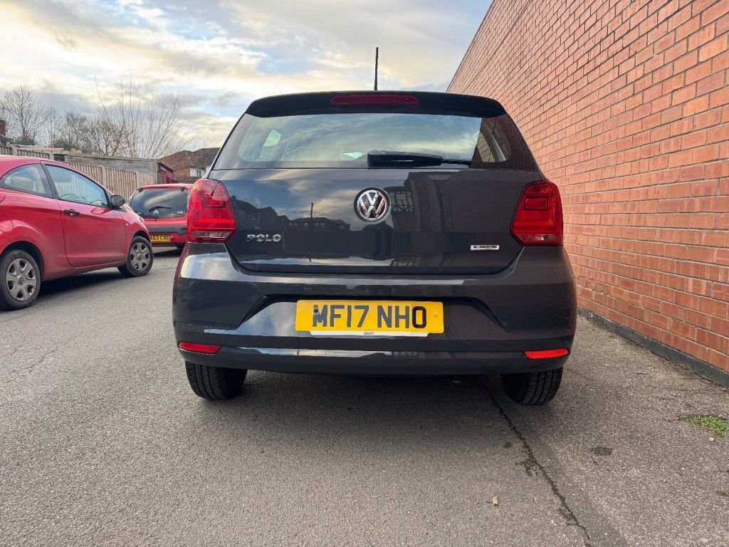 VOLKSWAGEN POLO