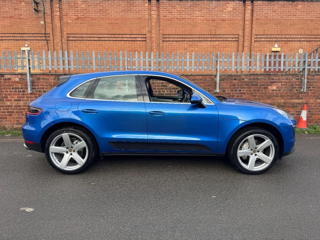 View PORSCHE MACAN 3.0 V6 S