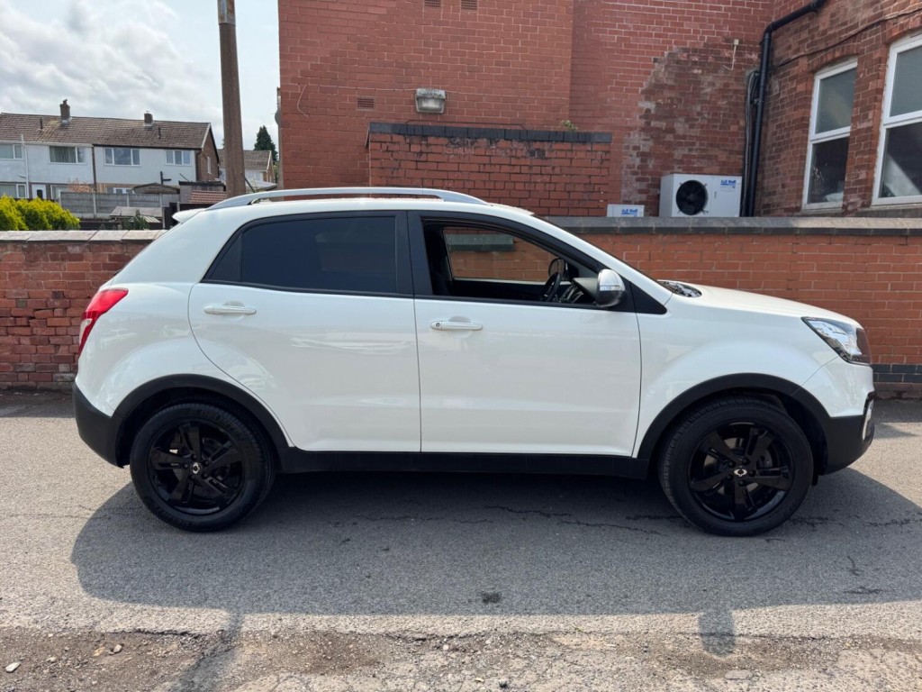 View SSANGYONG KORANDO 2.2 D LE