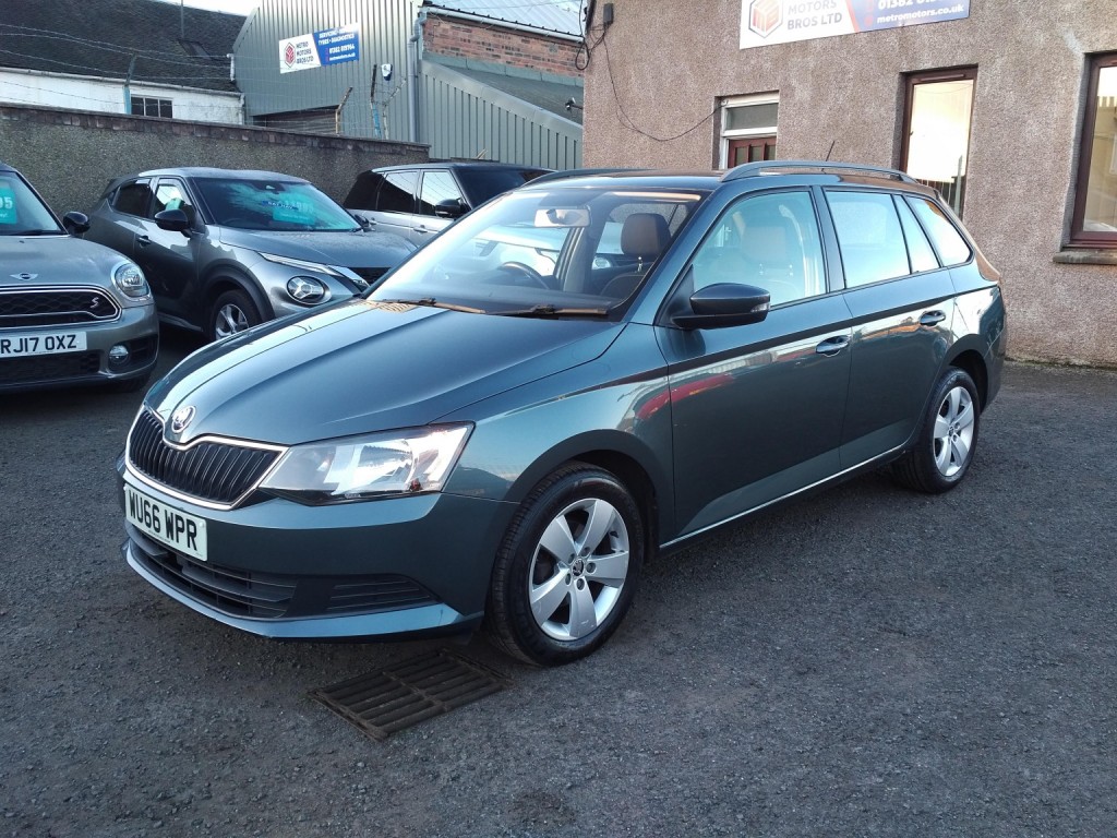 View SKODA FABIA 1.2 TSI SE