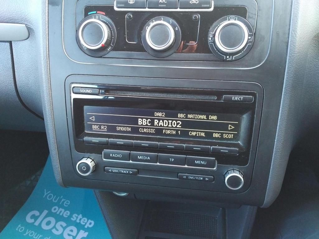 VOLKSWAGEN TOURAN 1.6 TDI S 2014