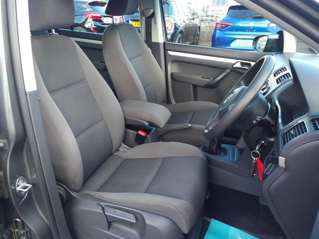 VOLKSWAGEN TOURAN 1.6 TDI S 2014