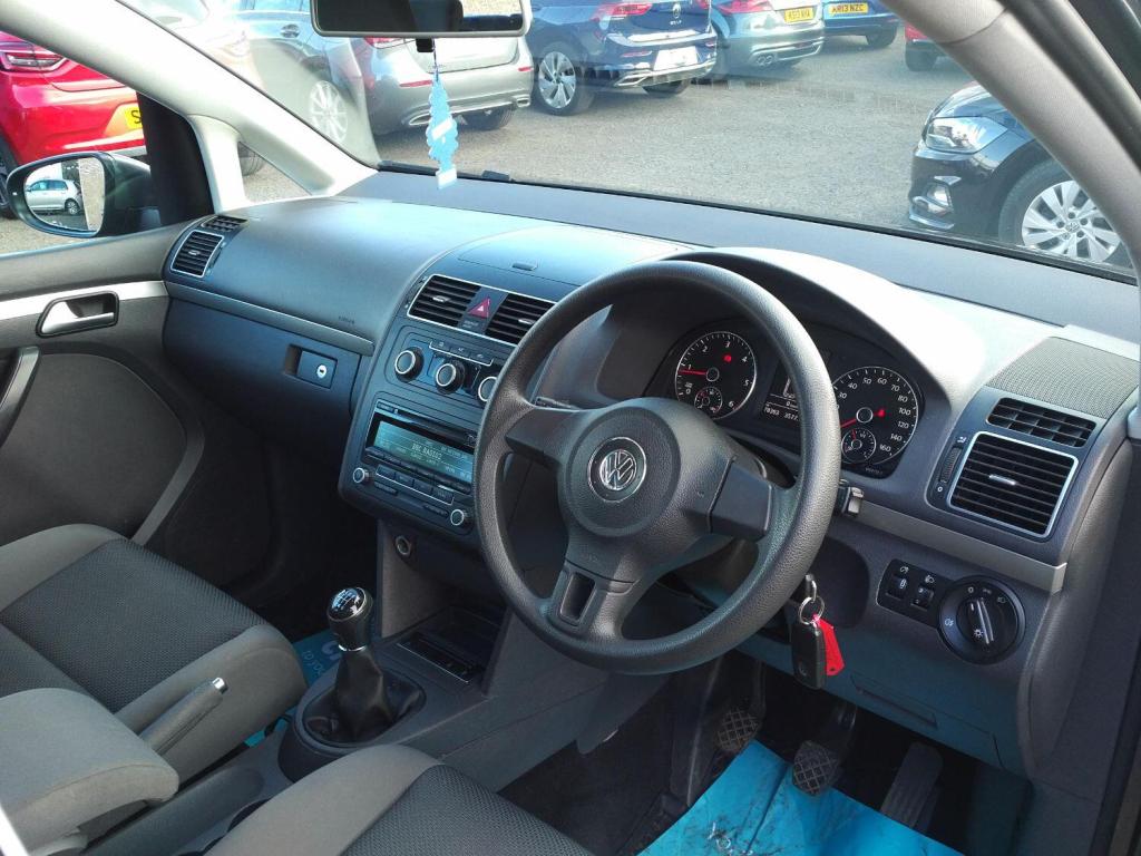 VOLKSWAGEN TOURAN 1.6 TDI S 2014