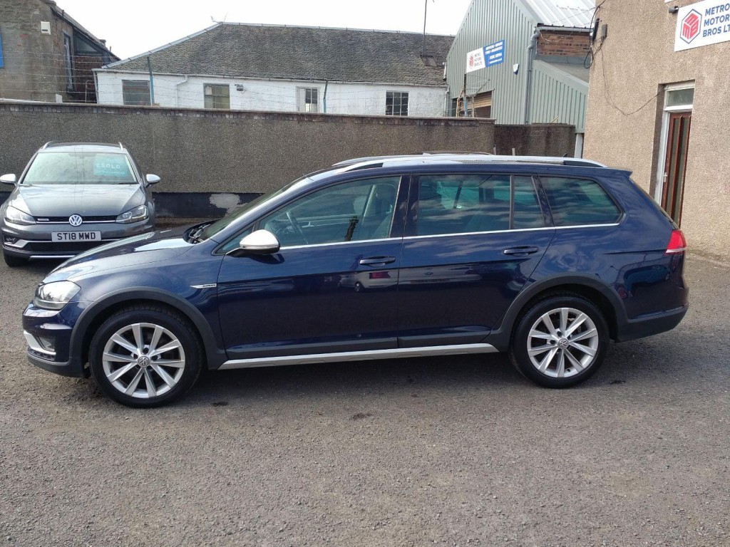 View VOLKSWAGEN GOLF 2.0 TDI BlueMotion Tech Alltrack