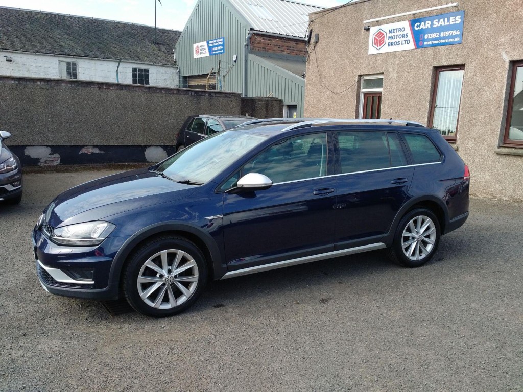 View VOLKSWAGEN GOLF 2.0 TDI BlueMotion Tech Alltrack