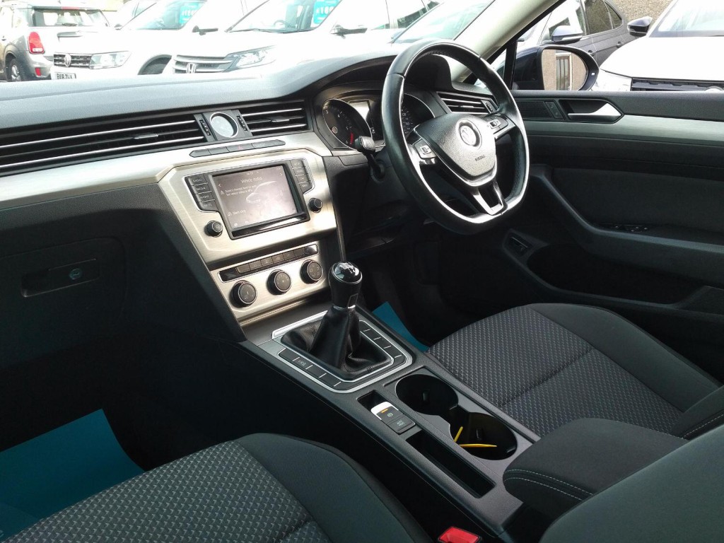 VOLKSWAGEN PASSAT 1.6 TDI BlueMotion Tech S 2016