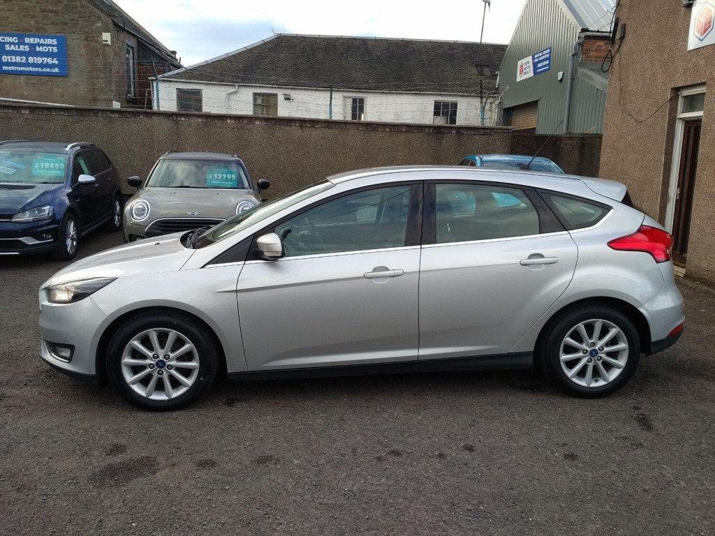 View FORD FOCUS 1.5 TDCi Titanium
