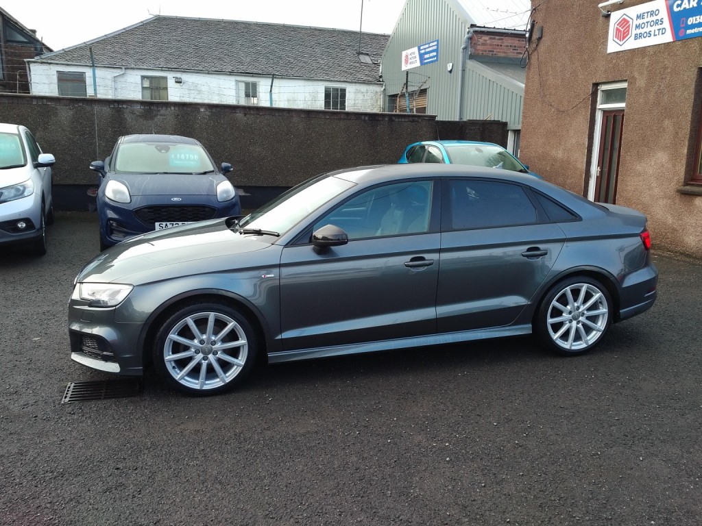 View AUDI A3 1.4 TFSI CoD Black Edition
