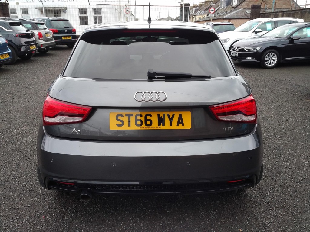 AUDI A1 1.6 TDI Black Edition 2016