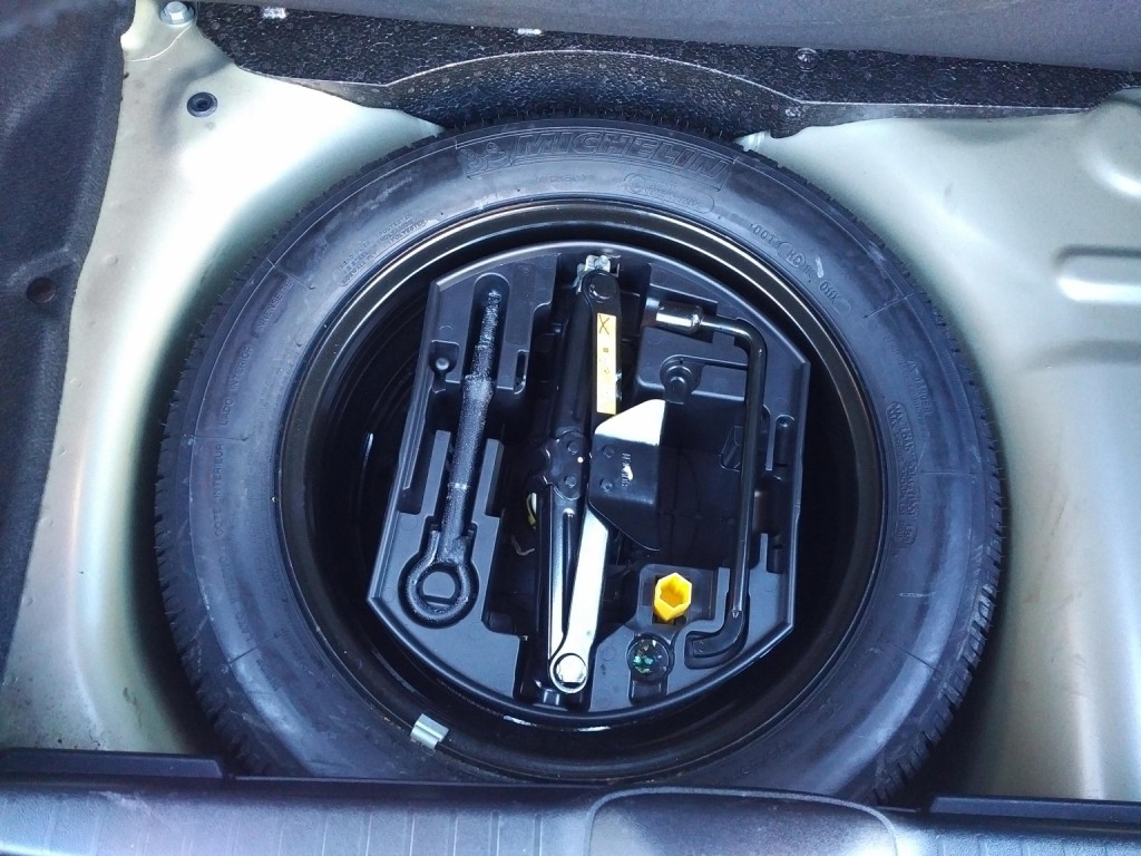 PEUGEOT 208 1.2 PureTech Allure 2015