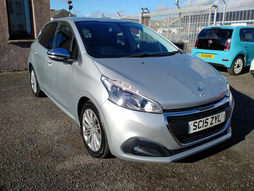 PEUGEOT 208 1.2 PureTech Allure 2015