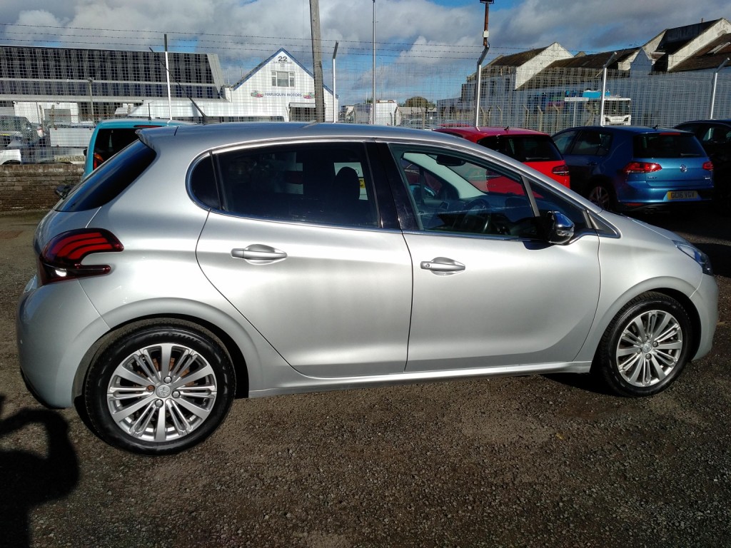 PEUGEOT 208 1.2 PureTech Allure 2015