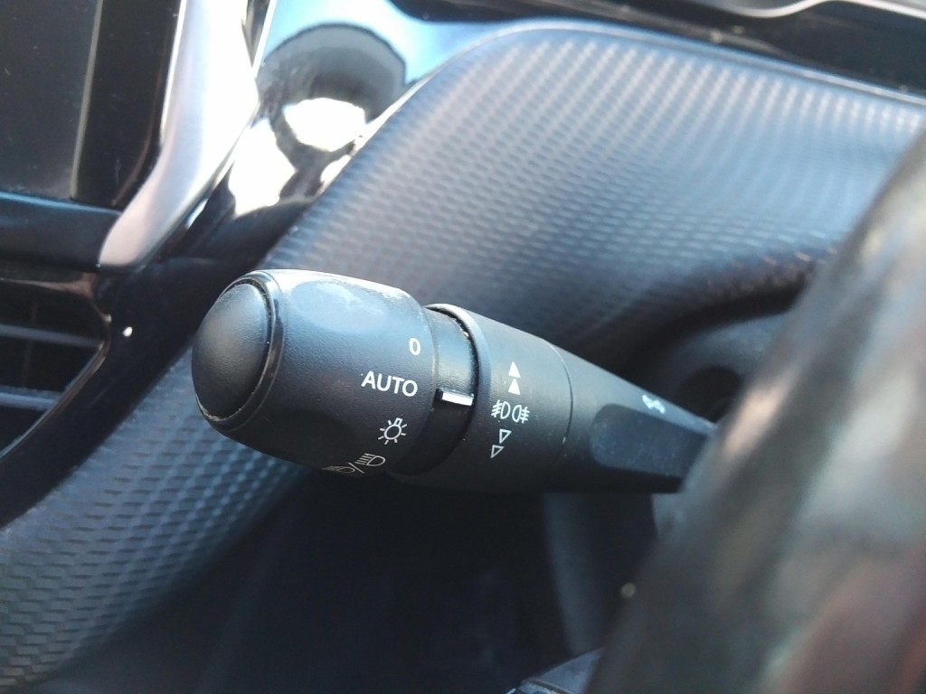 PEUGEOT 208 1.2 PureTech Allure 2015