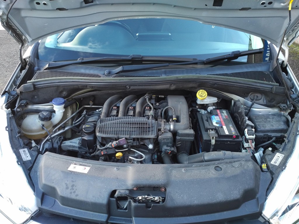 PEUGEOT 208 1.2 PureTech Allure 2015