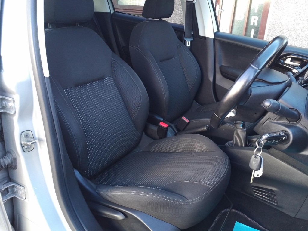 PEUGEOT 208 1.2 PureTech Allure 2015