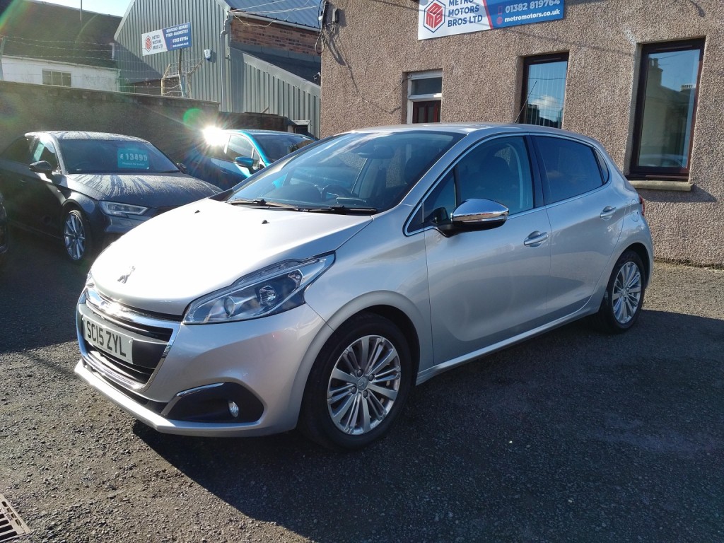 View PEUGEOT 208 1.2 PureTech Allure