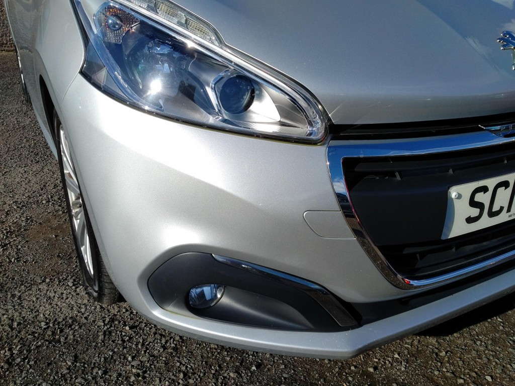 PEUGEOT 208 1.2 PureTech Allure 2015